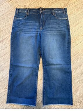 3X Sweetlegs Go-To Ankle Fray Jeans